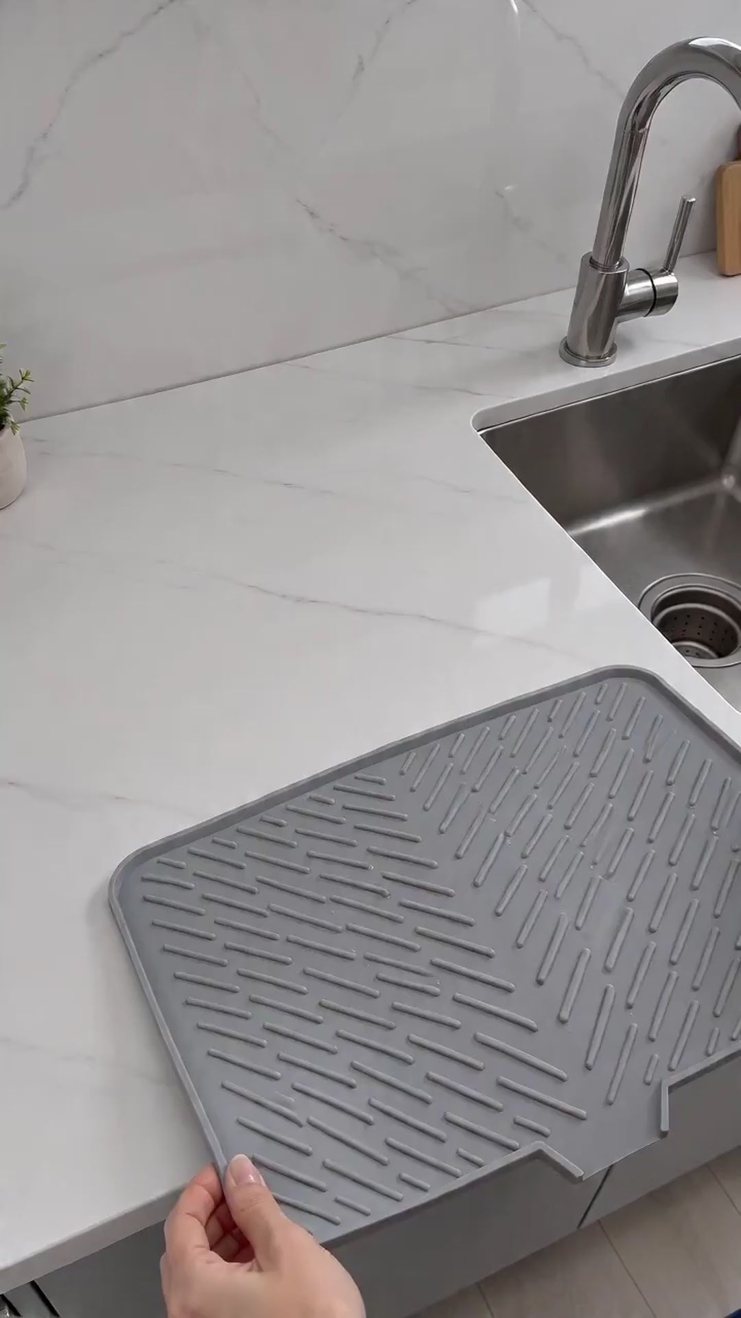 SMARTHOME™ Silicone Dish Drying Mat with Built-in Drain Lip